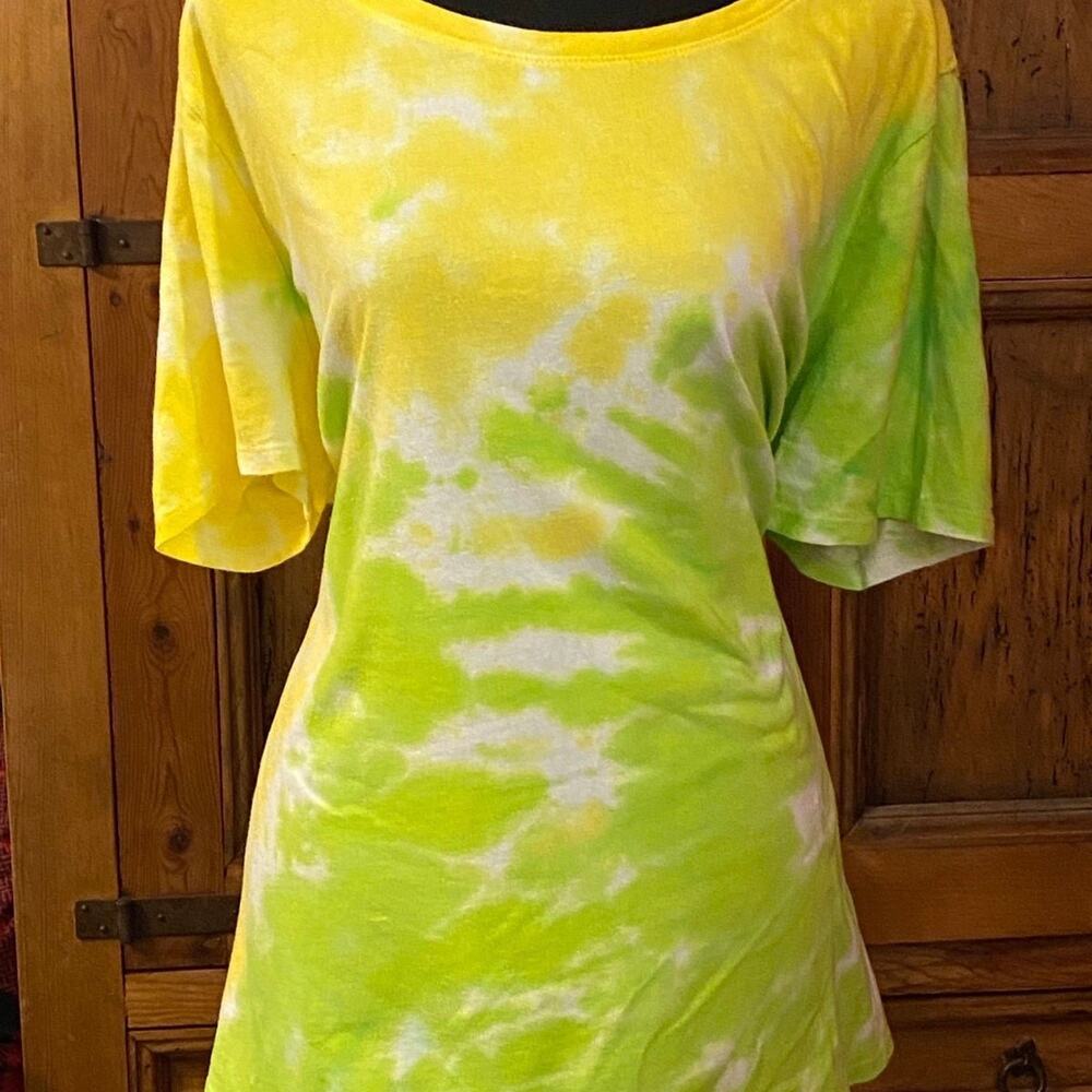 Bright and Vivid Tie Dye Women's T-Shirt Size 3XL